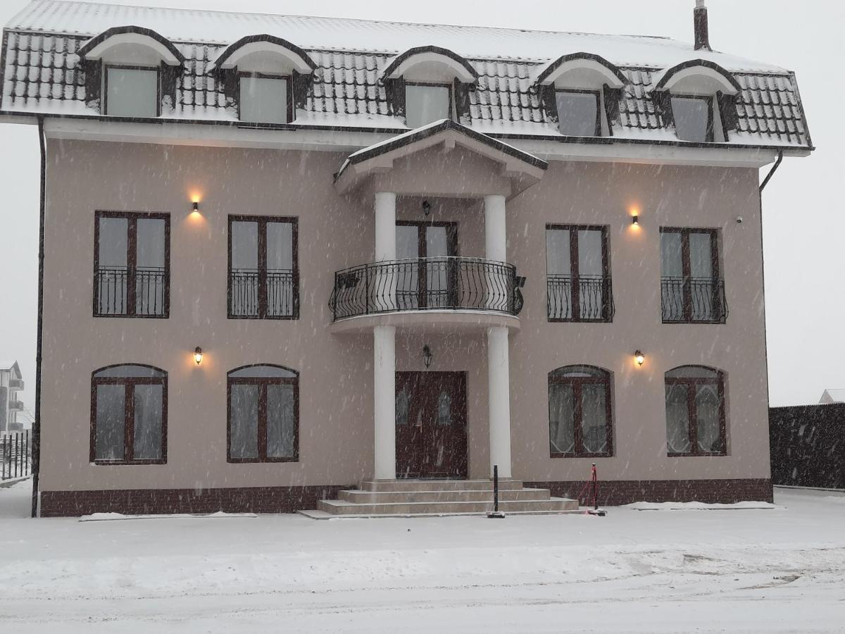 Aristocat Hotels Rasnov Extérieur photo