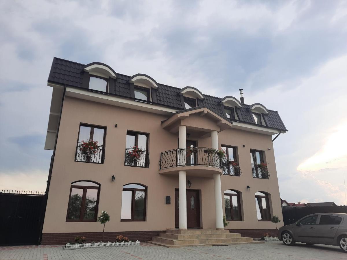 Aristocat Hotels Rasnov Extérieur photo