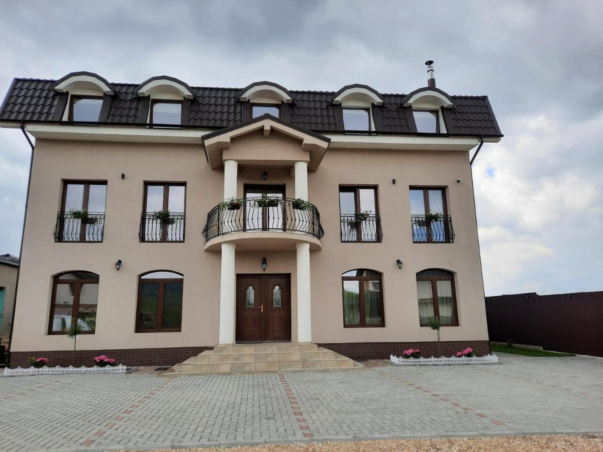 Aristocat Hotels Rasnov Extérieur photo
