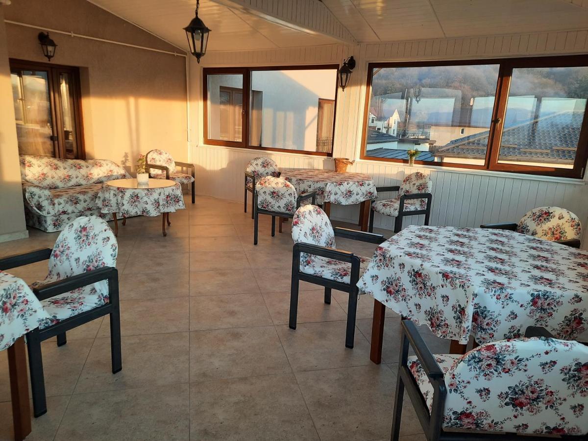 Aristocat Hotels Rasnov Extérieur photo