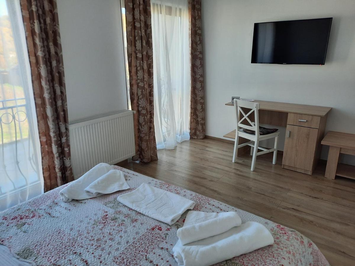Aristocat Hotels Rasnov Extérieur photo