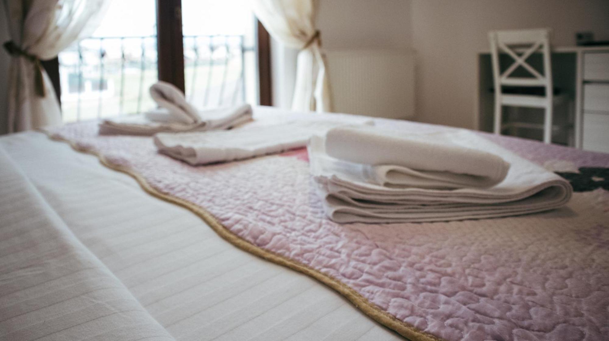 Aristocat Hotels Rasnov Extérieur photo
