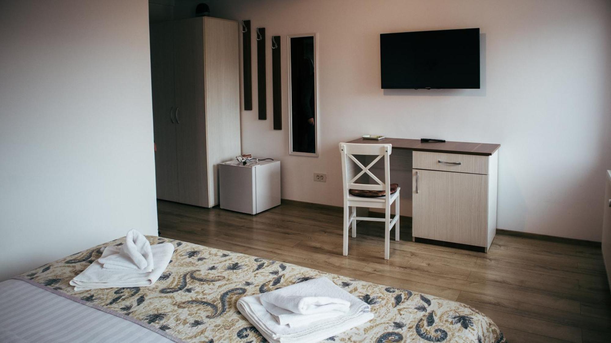 Aristocat Hotels Rasnov Extérieur photo