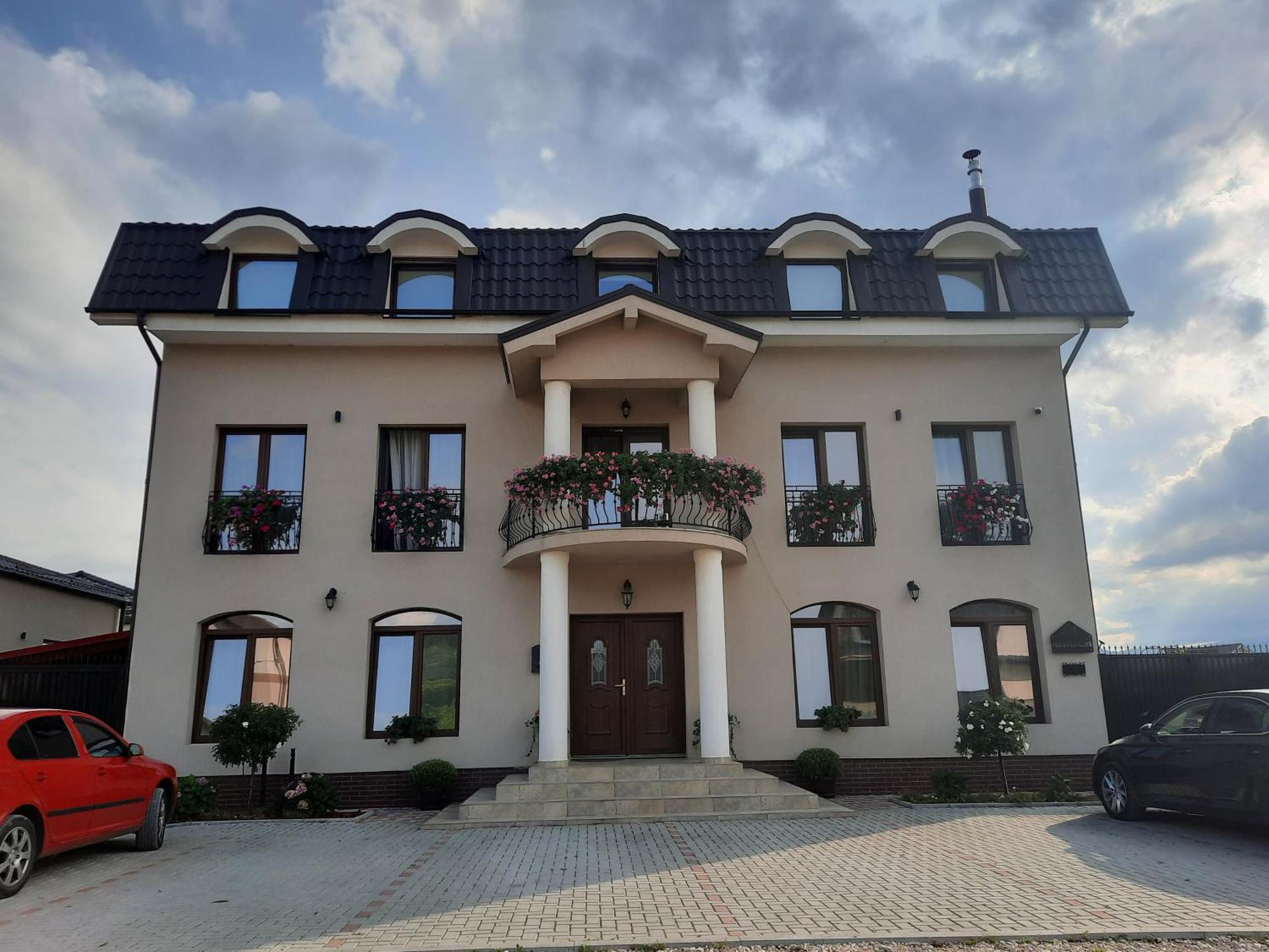 Aristocat Hotels Rasnov Extérieur photo